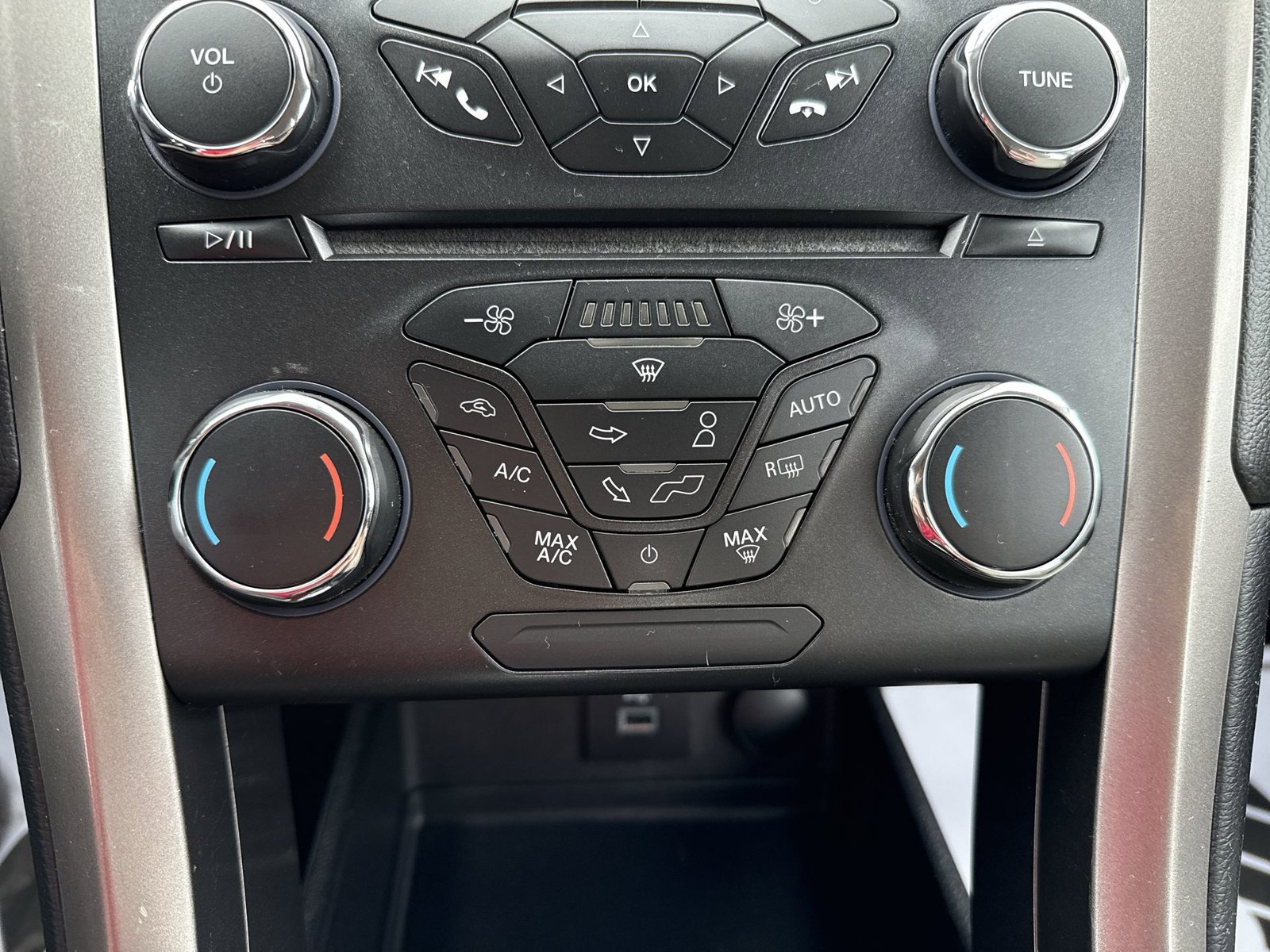 Used 2018 Ford Fusion S FWD image 19