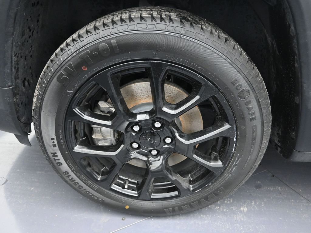 Used 2023 Jeep Compass Altitude AWD/4WD image 9