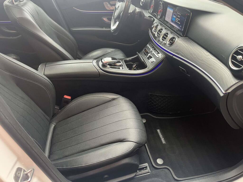 Certified 2018 Mercedes-Benz E 300 4MATIC image 21