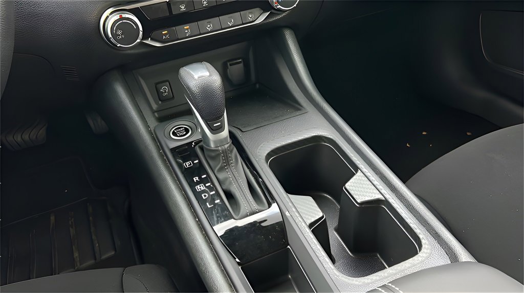 Used 2025 Nissan Sentra S image 23