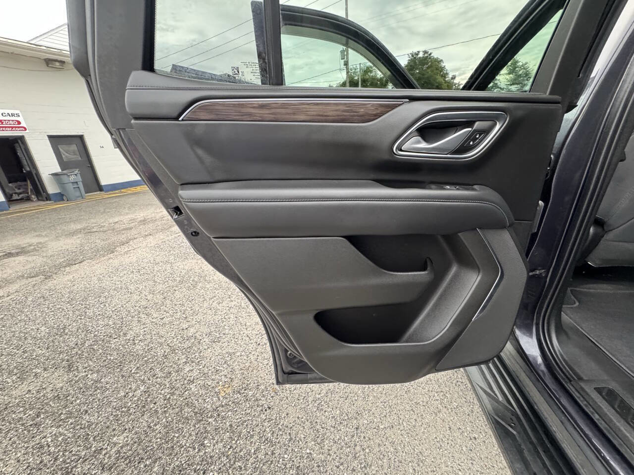 Used 2022 Chevrolet Tahoe 4WD image 35