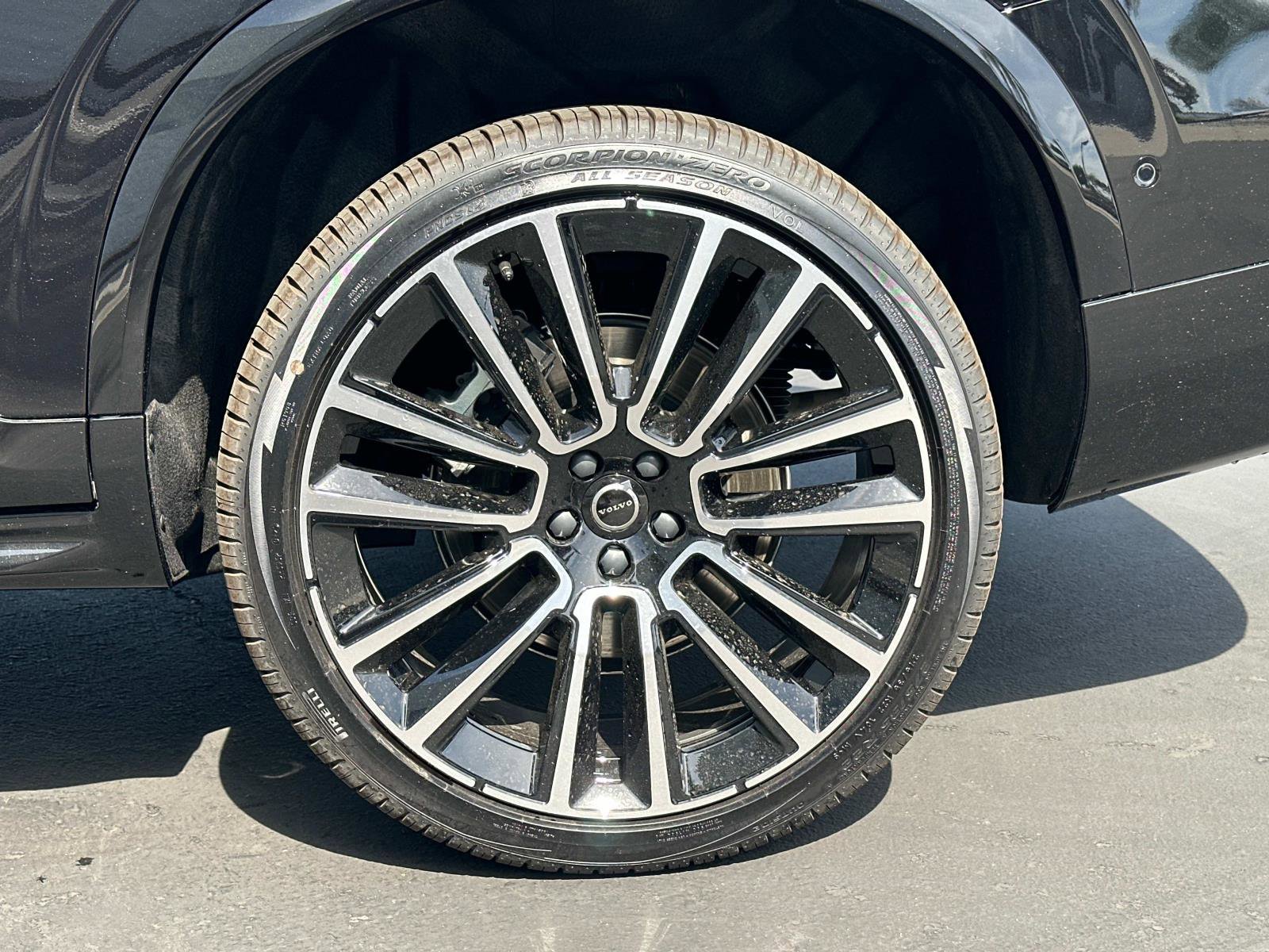 New 2026 Volvo XC90 B6 Ultra w/ Lounge Package image 24