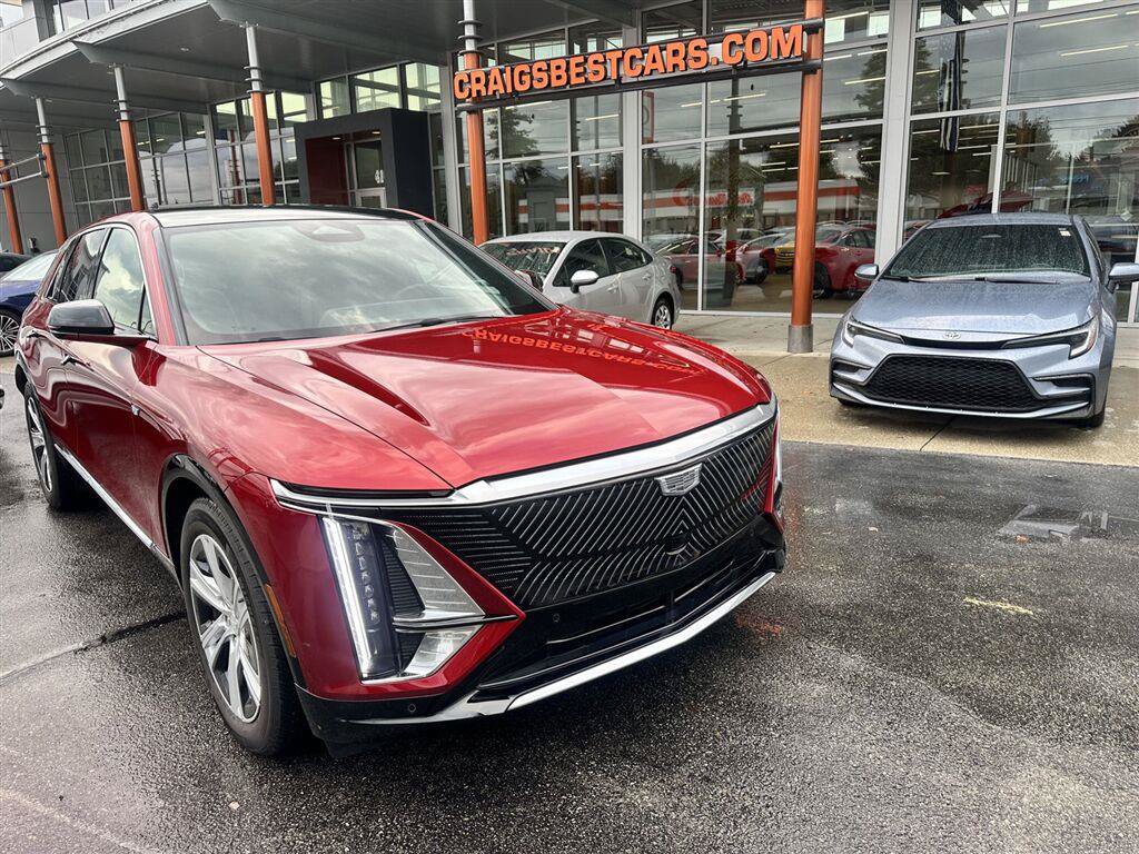 Used 2024 Cadillac Lyriq Tech w/ LPO, Floor Liner Package AWD/4WD image 7