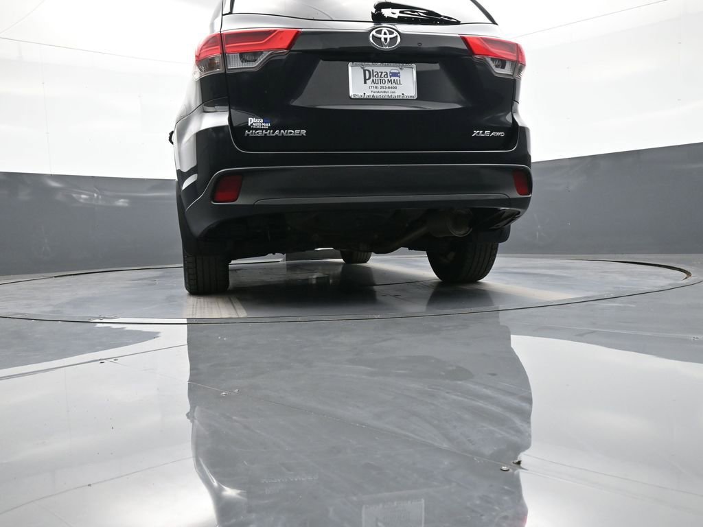 Certified 2019 Toyota Highlander XLE AWD/4WD image 33
