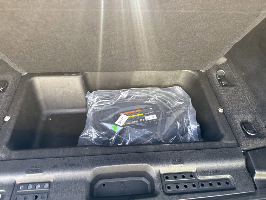 Certified 2025 Jeep Wrangler Unlimited Sahara w/ Safety Group image 8