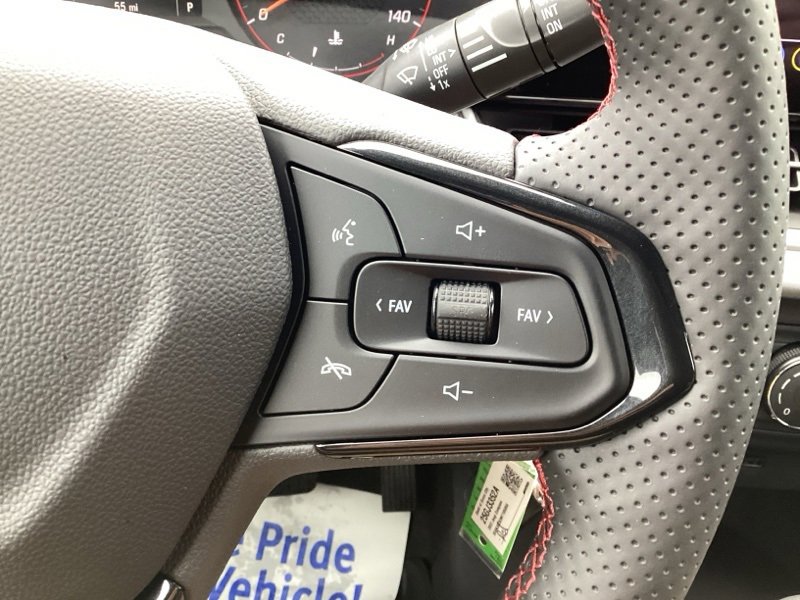 New 2026 Chevrolet Trax RS w/ Sunroof Package image 30