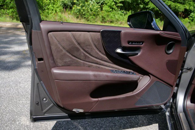 Used 2019 Lexus LS 500 w/ Luxury Package RWD image 31