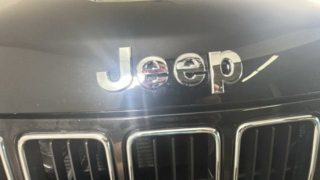 Used 2015 Jeep Grand Cherokee Limited w/ Trailer Tow Group IV AWD/4WD image 8