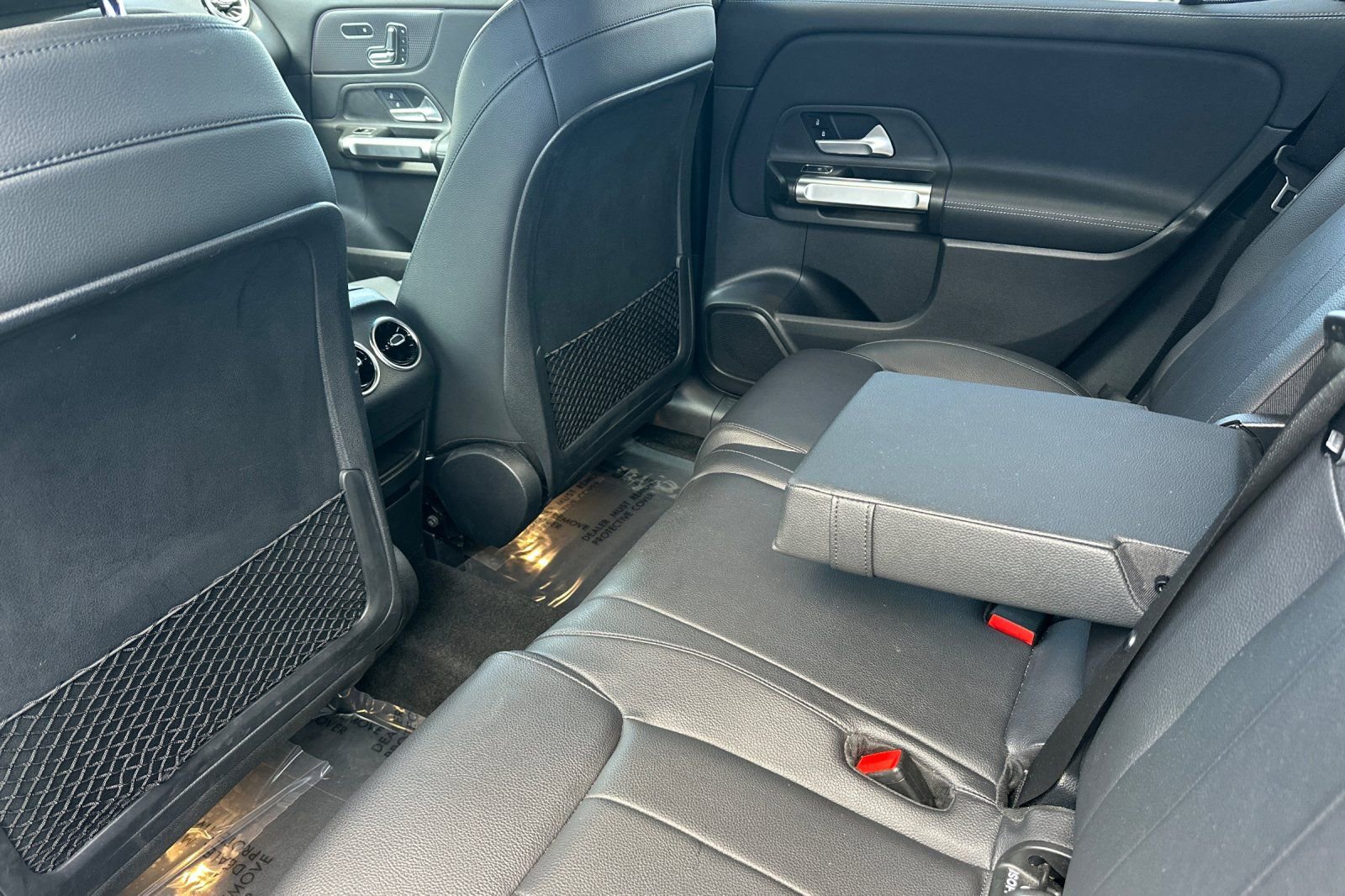 Used 2021 Mercedes-Benz GLB 250 image 12
