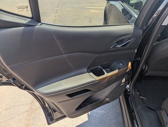 Used 2023 GMC Acadia SLE FWD image 10