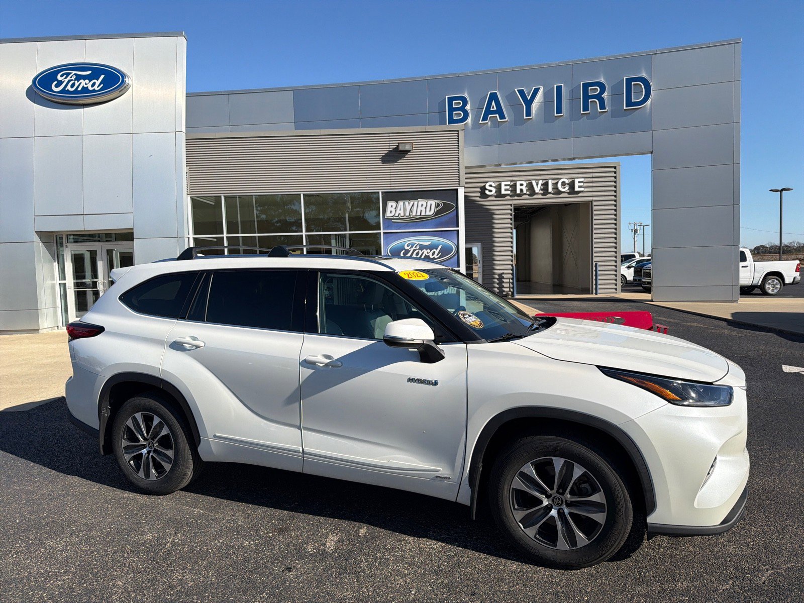 Used 2021 Toyota Highlander XLE image 1