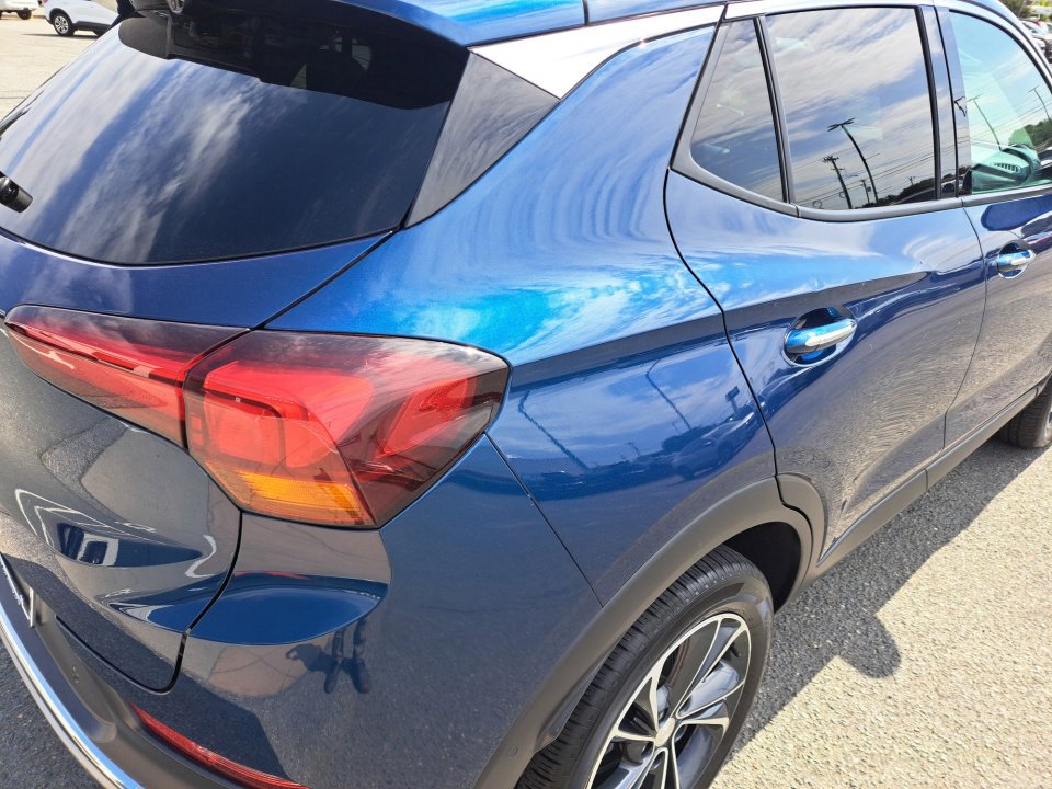Used 2021 Buick Encore GX Essence w/ Advanced Technology Package FWD image 19