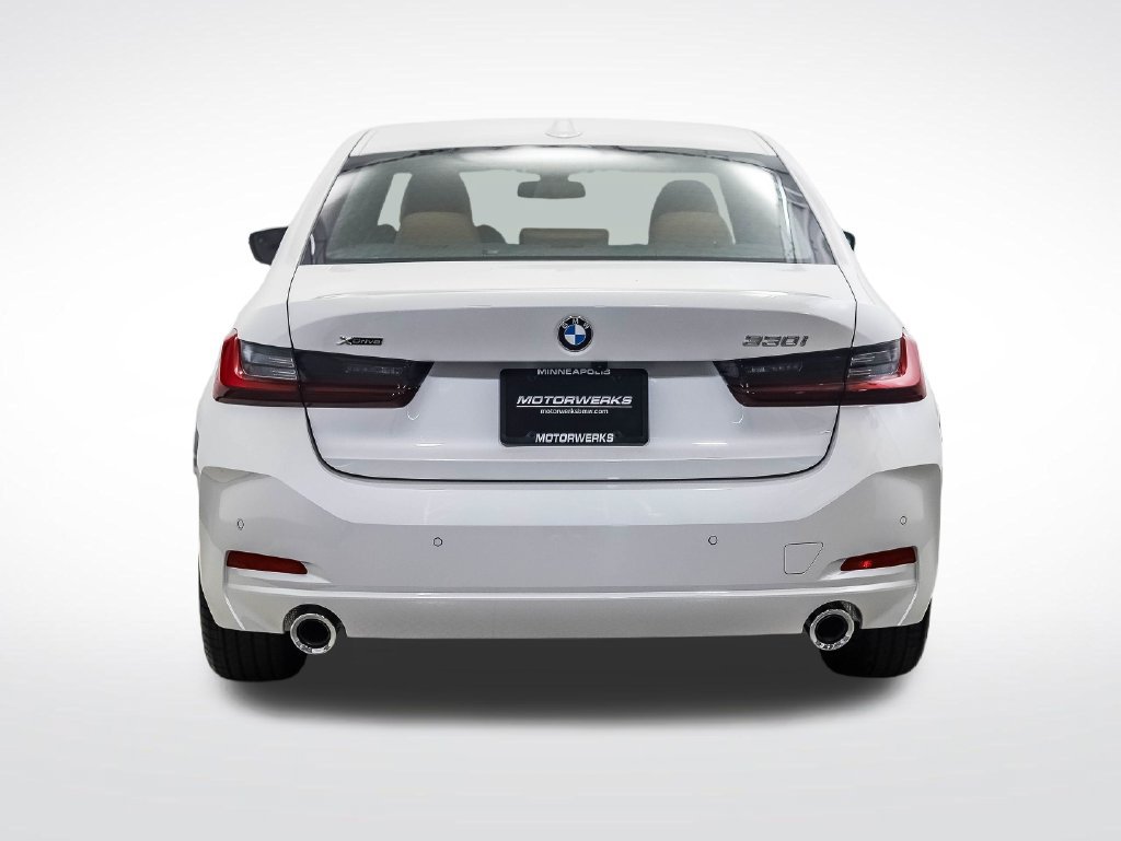 New 2026 BMW 330i xDrive Sedan w/ Premium Package AWD/4WD image 4
