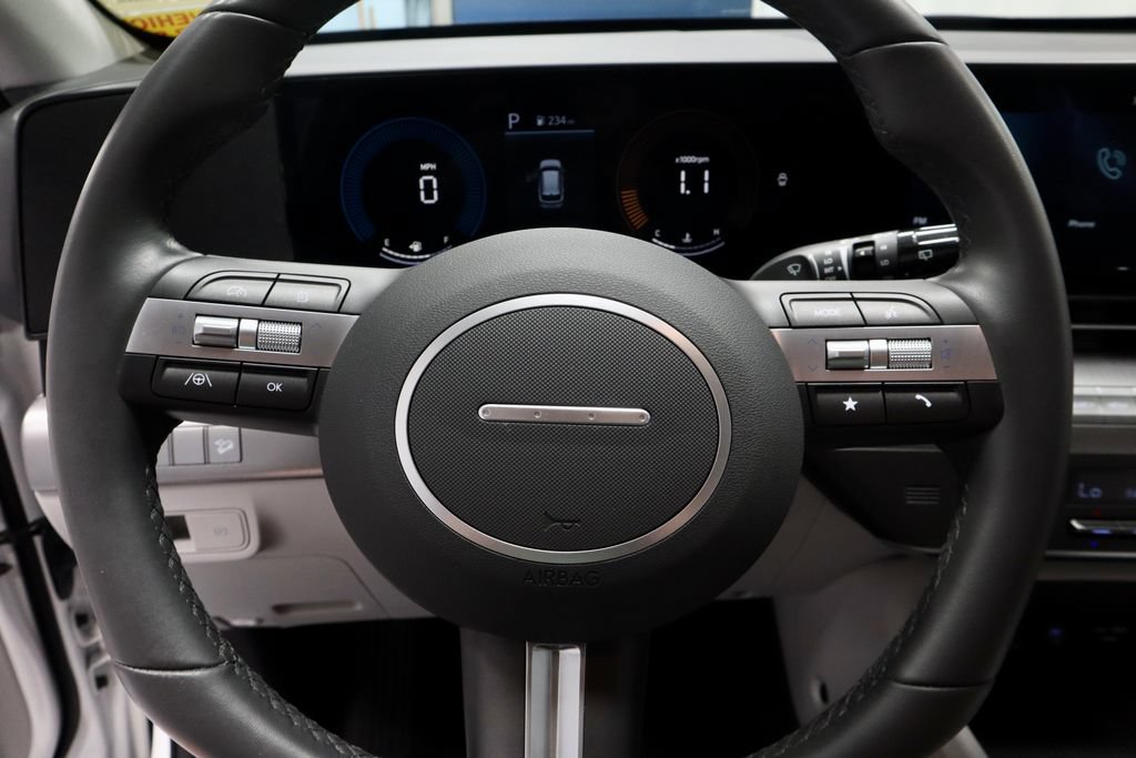 Used 2025 Hyundai Kona SEL FWD image 30