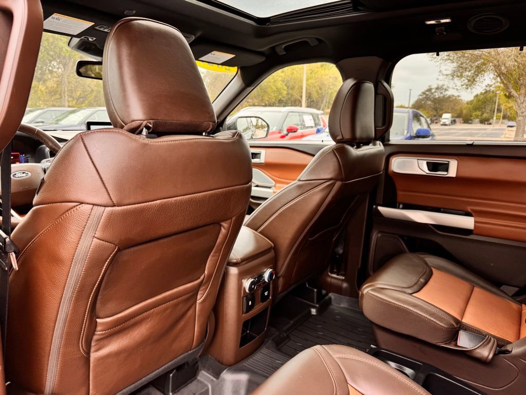 Used 2021 Ford Explorer King Ranch w/ Premium Technology Package image 20