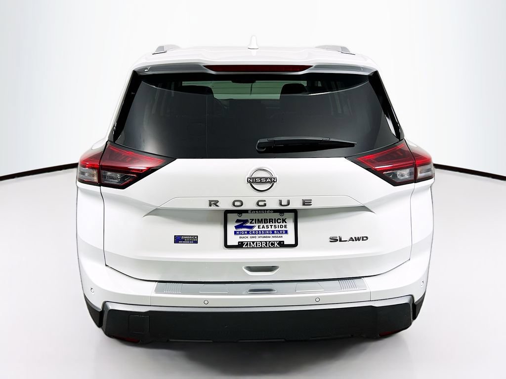 Used 2024 Nissan Rogue SL AWD/4WD image 6