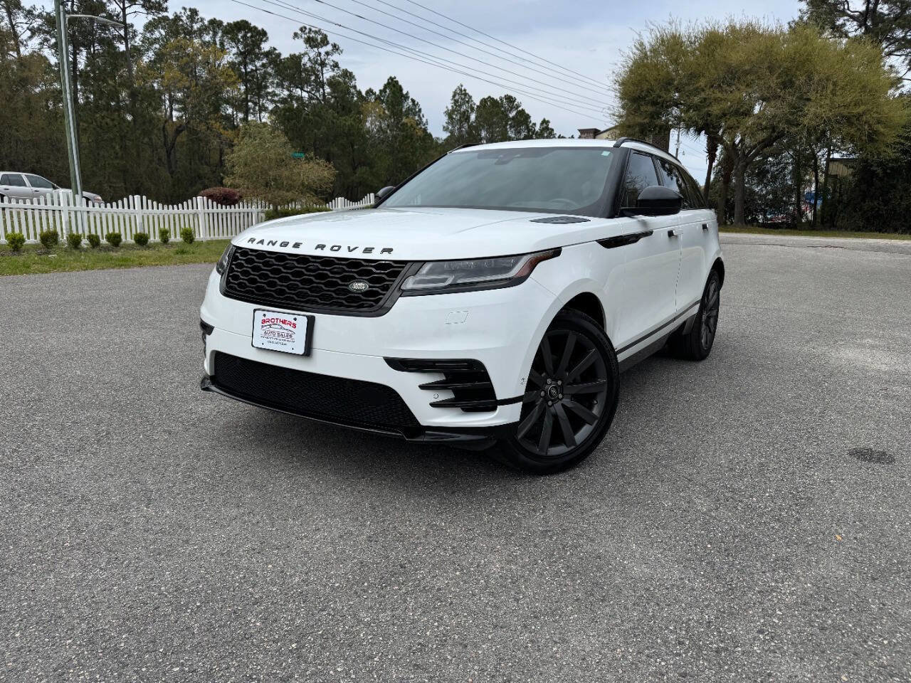 Used 2018 Land Rover Range Rover Velar R-Dynamic HSE image 30