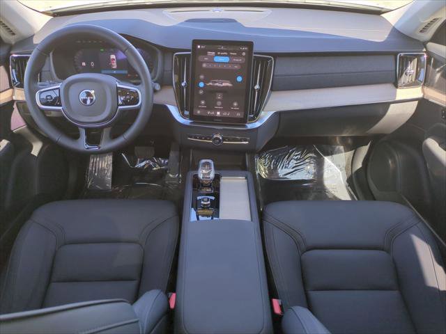 Used 2025 Volvo XC90 B6 Plus w/ Protection Package Premier image 22