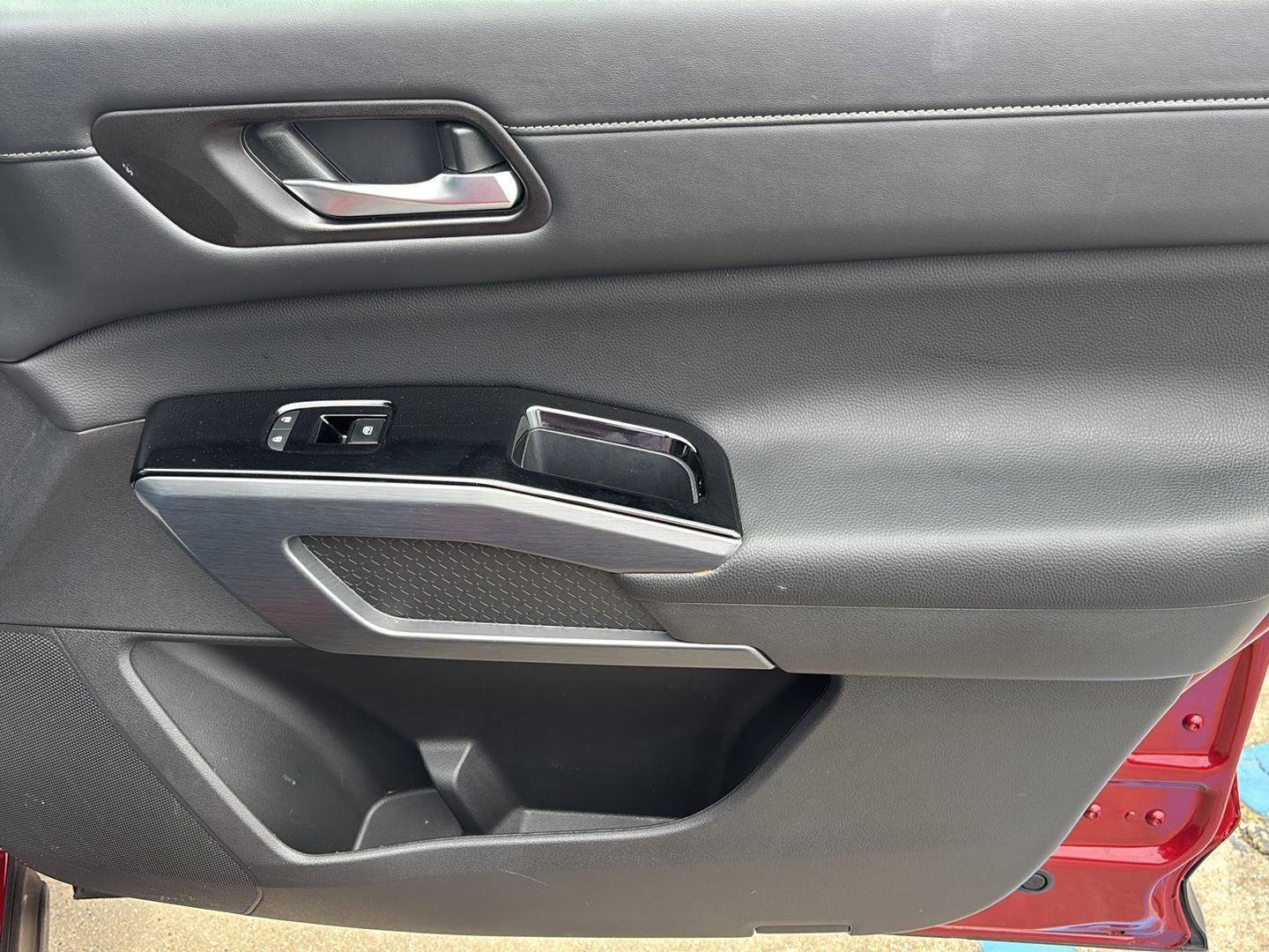 Used 2024 Nissan Pathfinder SL image 23