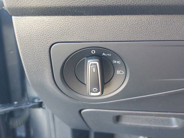 Certified 2023 Volkswagen Tiguan SE image 30