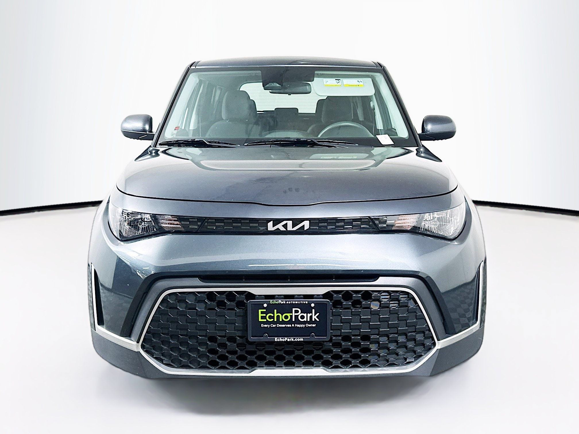 Used 2025 Kia Soul LX w/ LX Technology Package FWD image 2