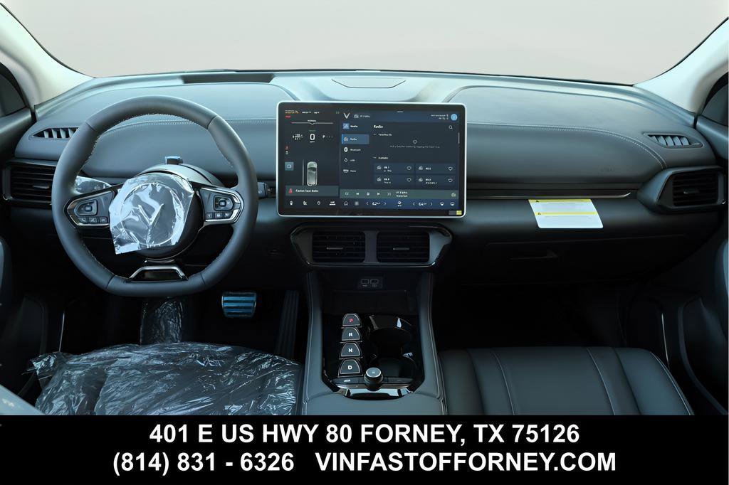 New 2025 VinFast VF 8 Eco image 5