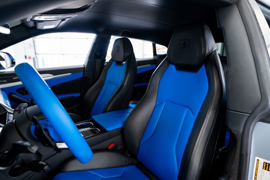 Used 2022 Lamborghini Urus image 43