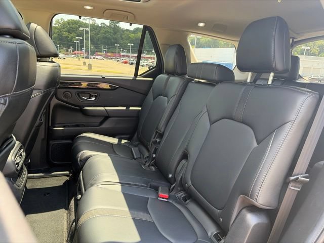 Used 2024 Honda Pilot Touring image 6
