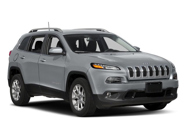 Used 2018 Jeep Cherokee Latitude Plus w/ Cold Weather Group AWD/4WD image 9
