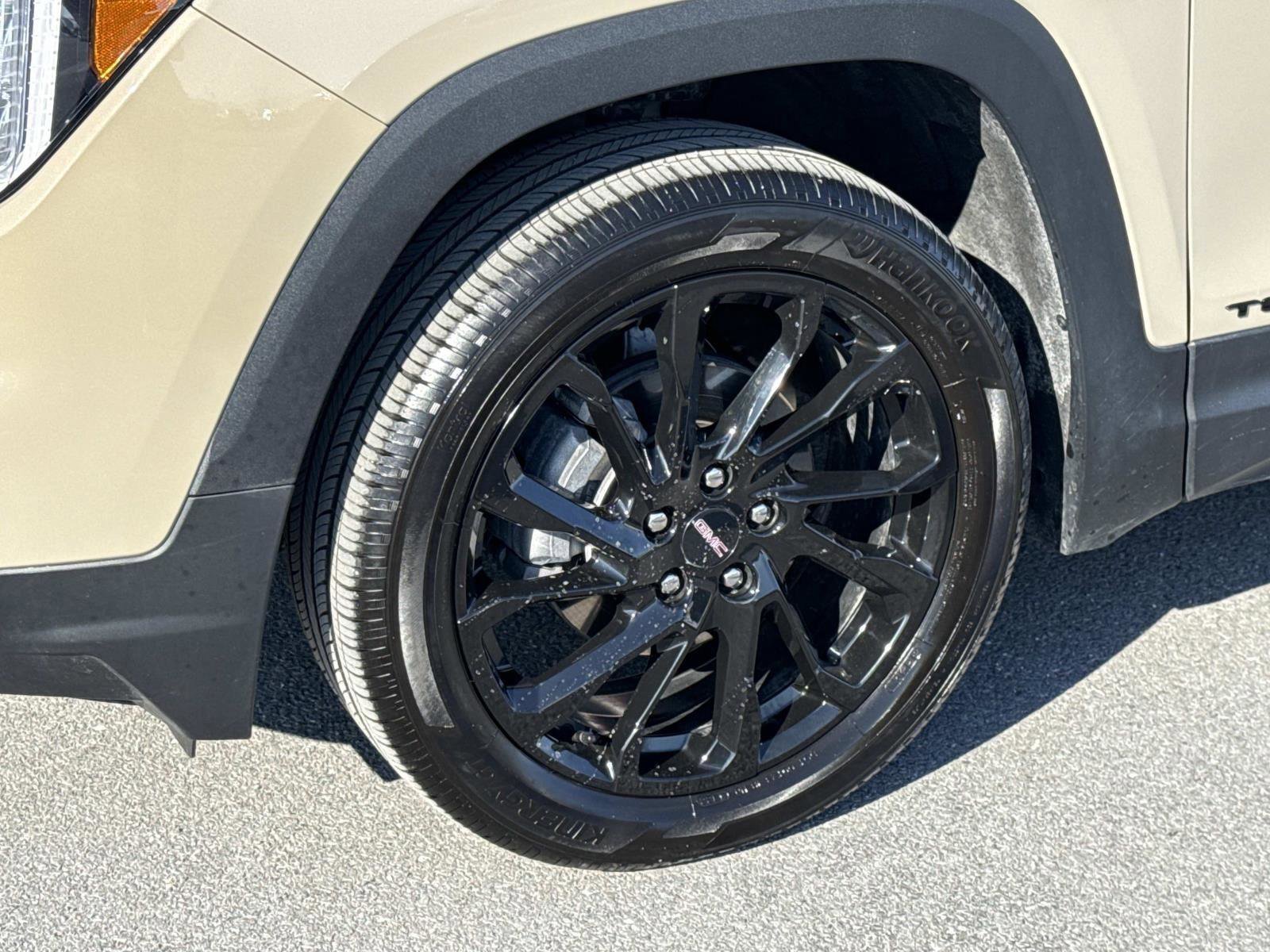 Used 2023 GMC Terrain SLE w/ Driver Convenience Package image 29