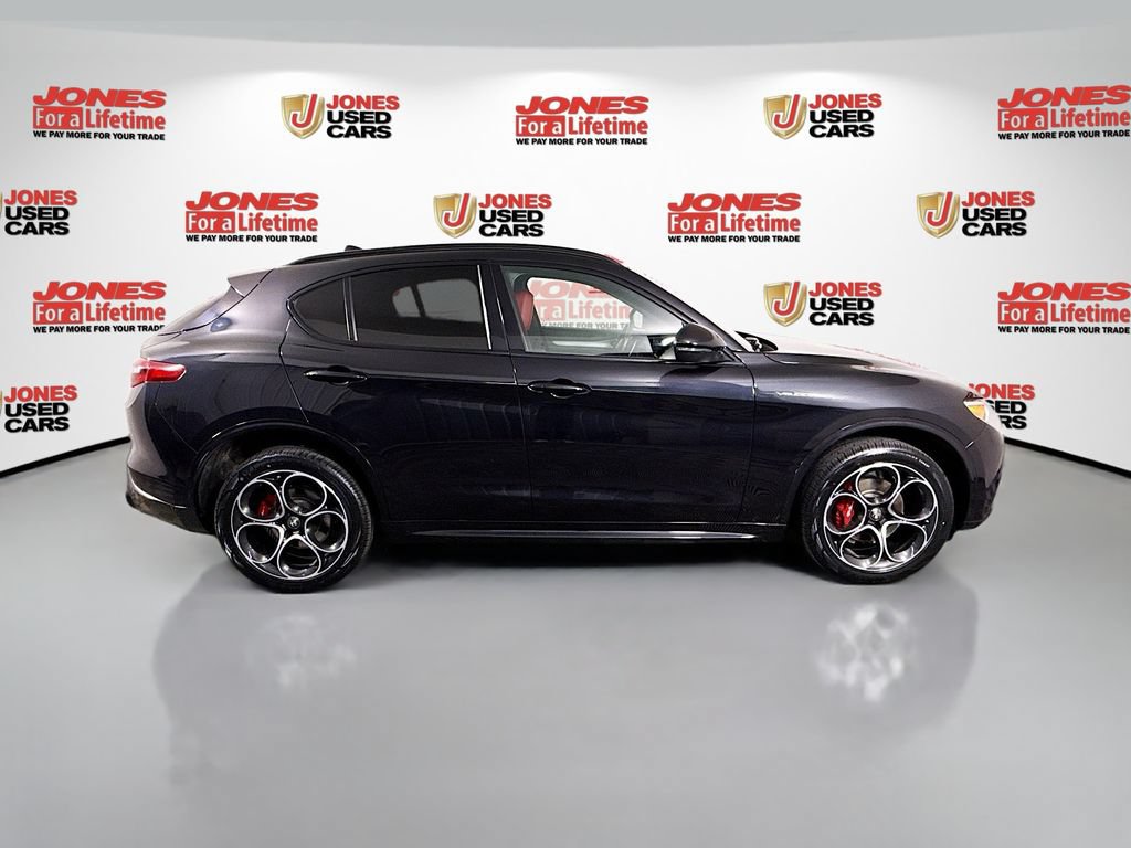 Used 2023 Alfa Romeo Stelvio Veloce AWD/4WD image 18