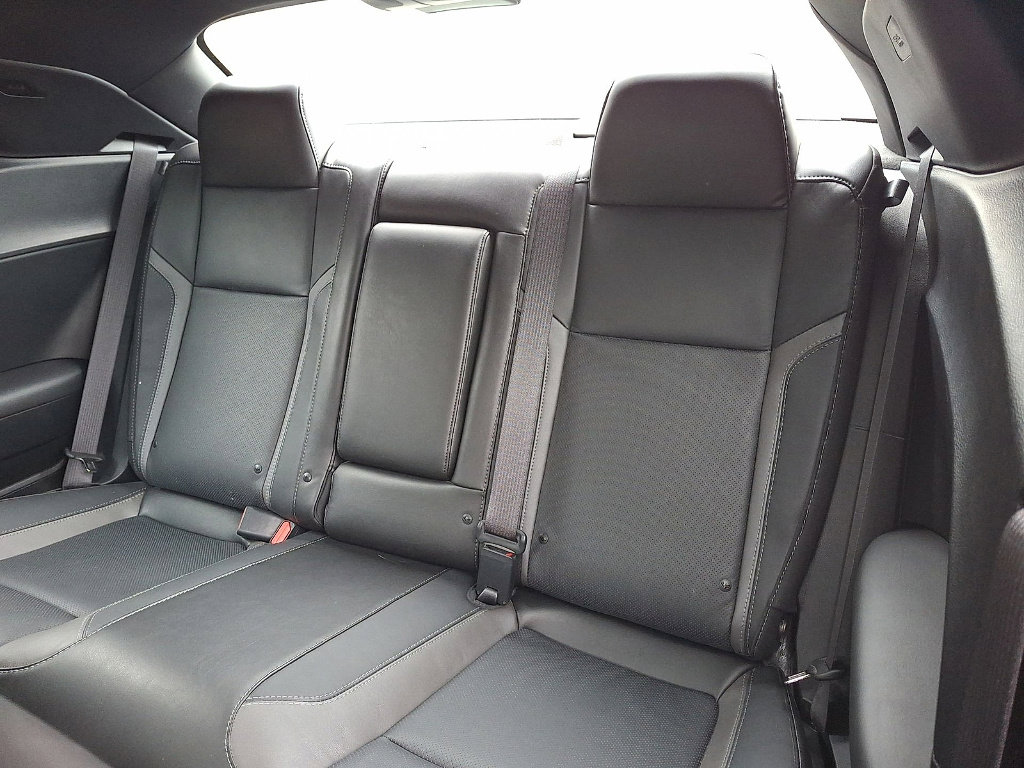 Used 2022 Dodge Challenger SXT w/ Plus Package image 20