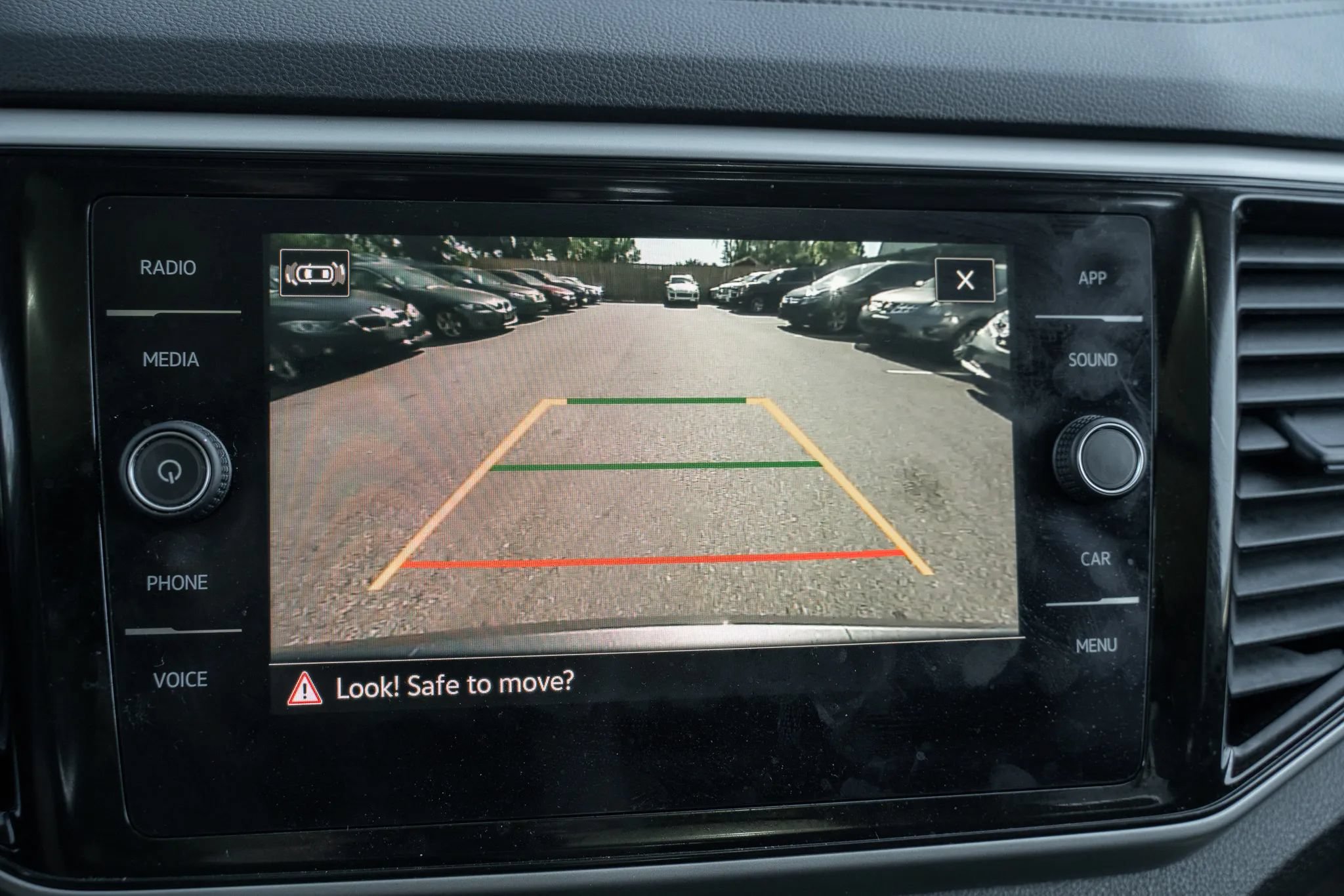 Used 2022 Volkswagen Atlas SE FWD image 25