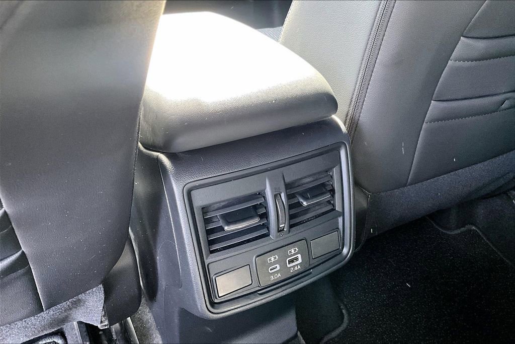 Used 2025 Subaru Forester Premium image 33