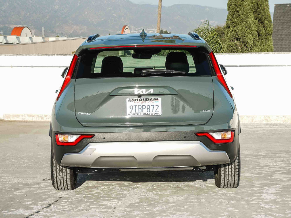 Used 2025 Kia Niro EX FWD image 5