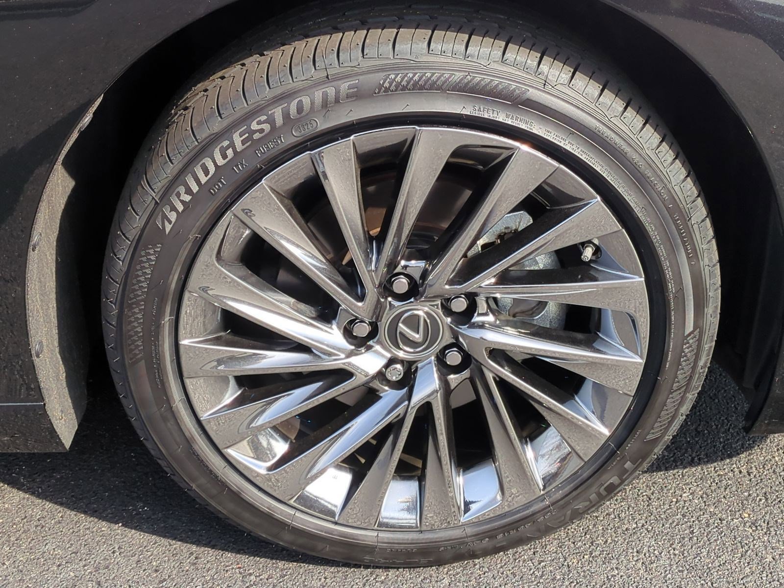 Used 2024 Lexus ES 300h w/ Technology Package image 13