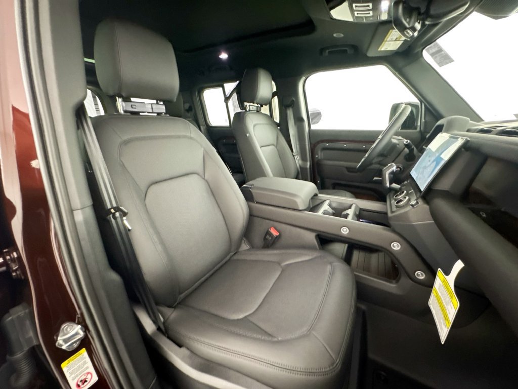 New 2026 Land Rover Defender 130 X-Dynamic SE AWD/4WD image 30
