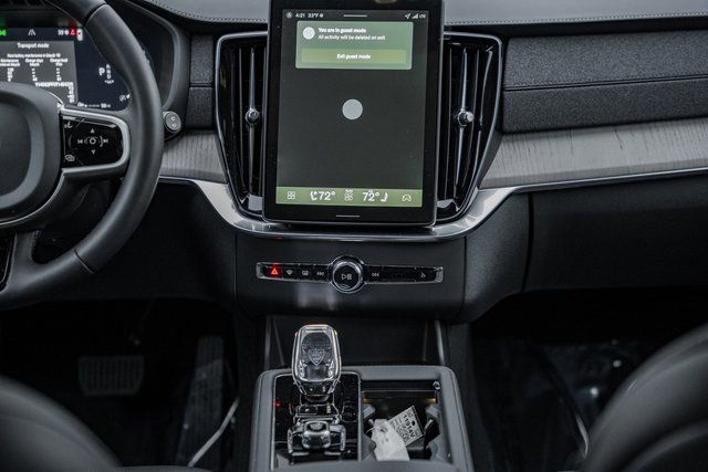 New 2026 Volvo XC90 B6 Ultra w/ Protection Package image 21