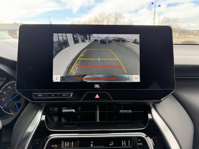 Used 2023 Toyota Venza XLE image 24