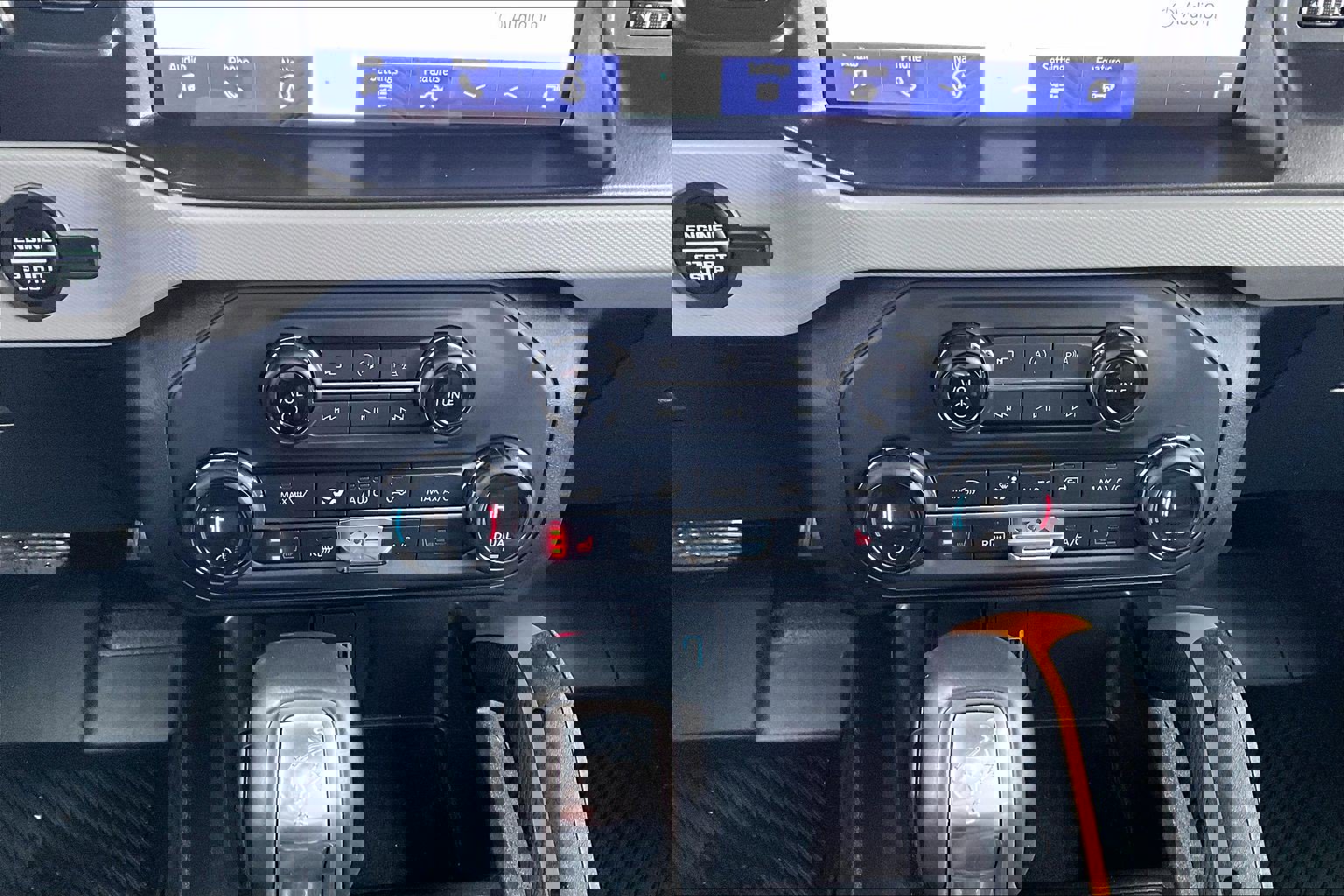 Used 2023 Ford Bronco Badlands image 14