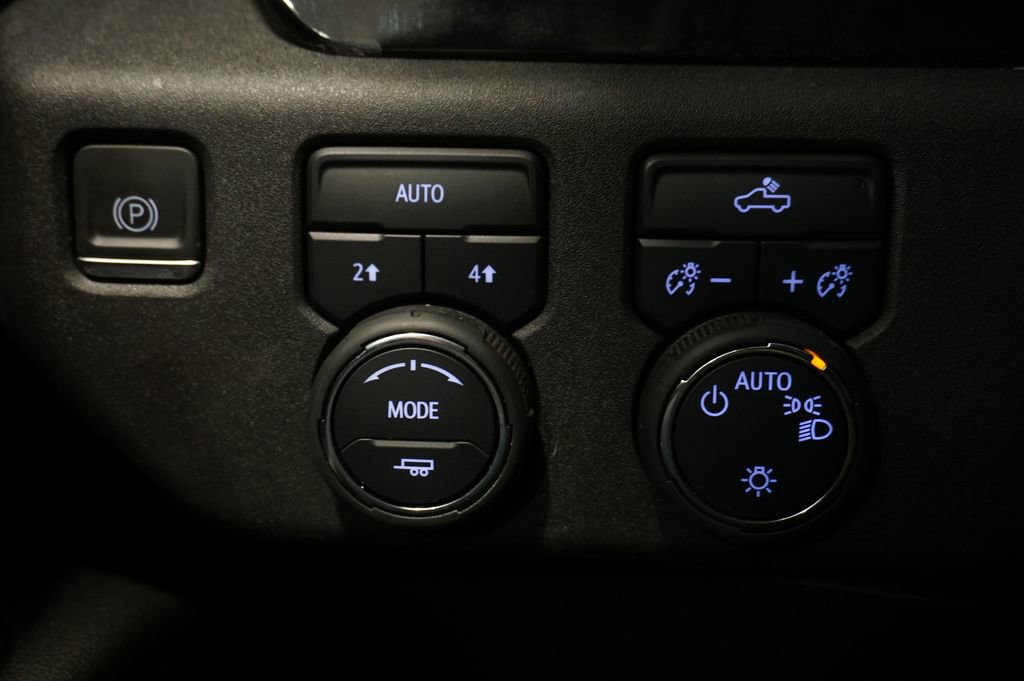 Used 2023 Chevrolet Silverado 1500 LT image 21