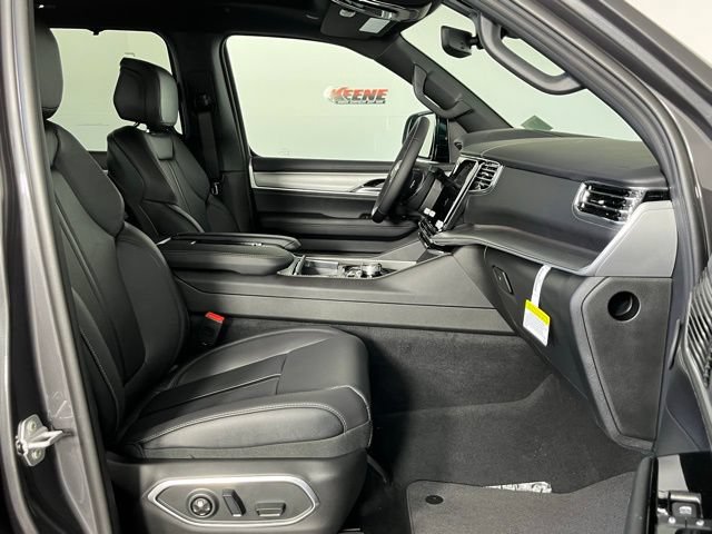 New 2026 Jeep Grand Wagoneer Limited AWD/4WD image 35