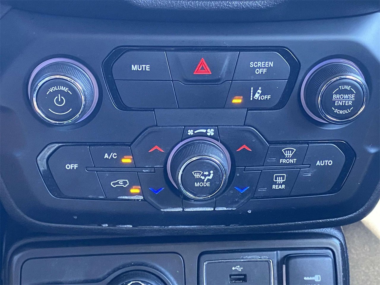 Used 2021 Jeep Renegade Latitude image 27