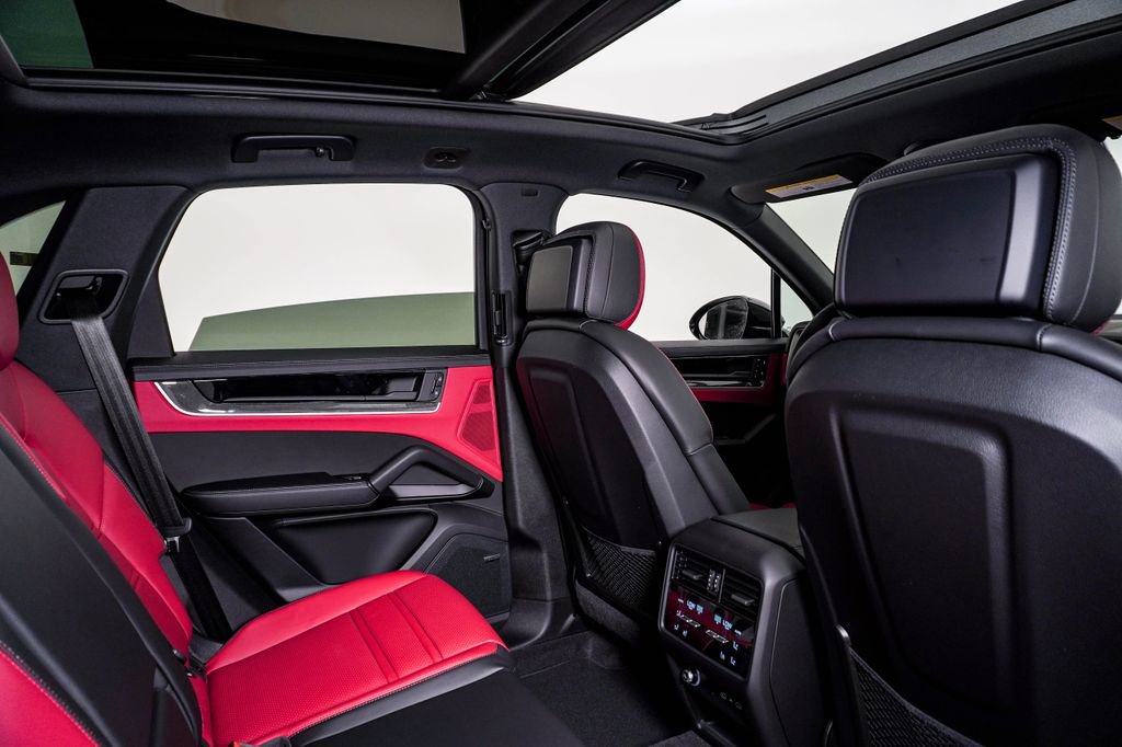 New 2026 Porsche Cayenne image 16
