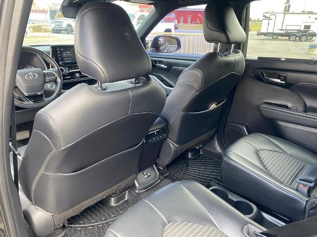 Used 2021 Toyota Highlander XSE image 29