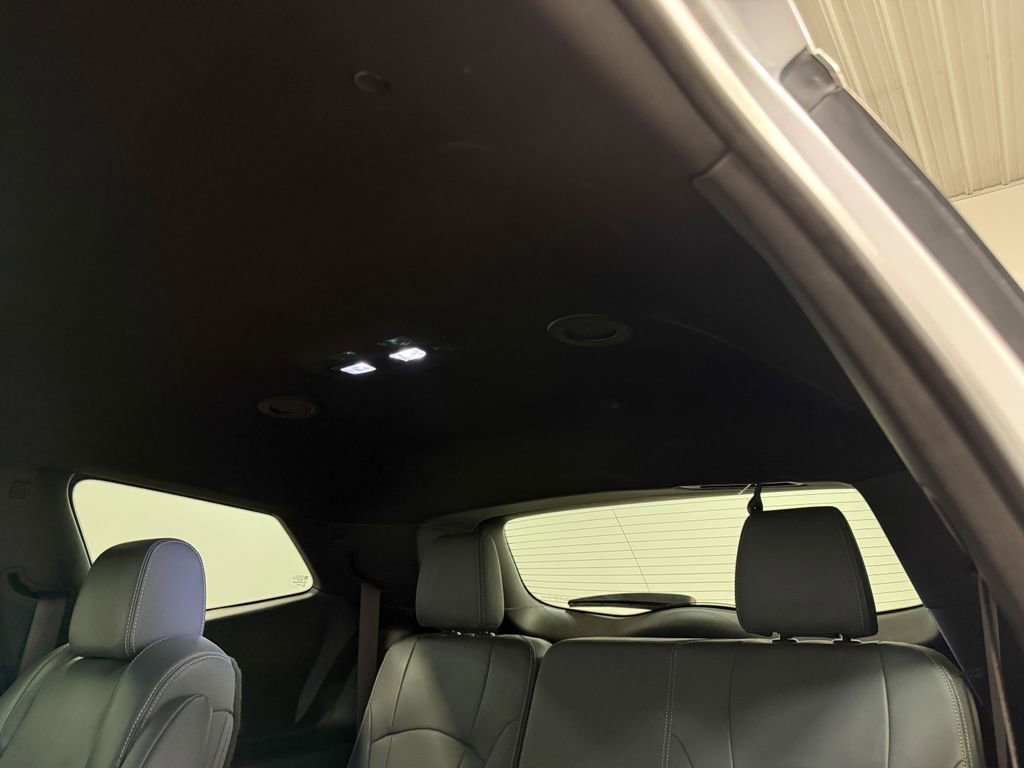 Used 2023 Buick Enclave Essence AWD/4WD image 50