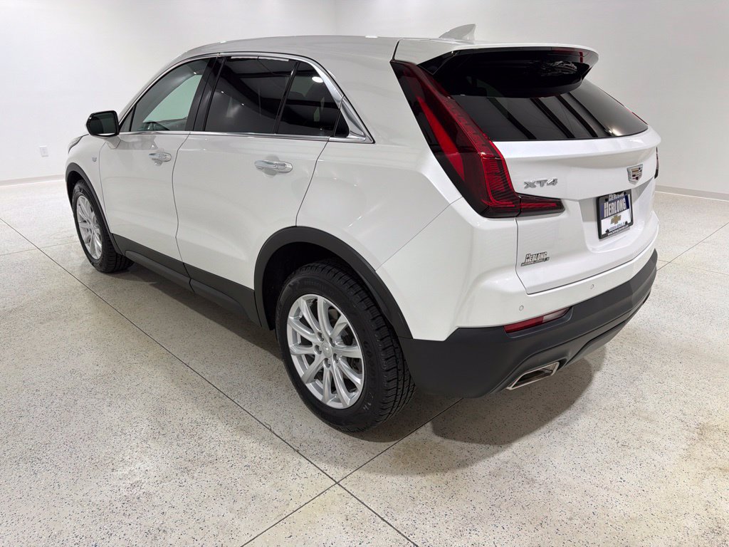 Used 2022 Cadillac XT4 Luxury w/ Driver Awareness Package FWD image 3