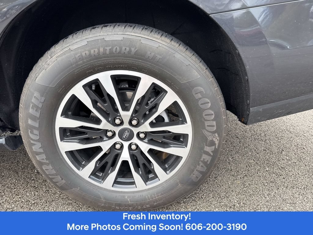Used 2025 Ford Expedition Platinum AWD/4WD image 9
