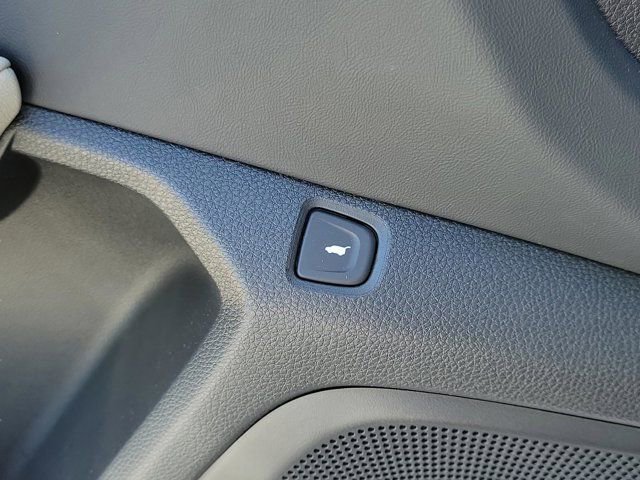Certified 2025 Acura RDX SH-AWD image 17
