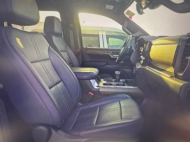 Used 2023 Chevrolet Silverado 1500 High Country w/ Technology Package AWD/4WD image 12